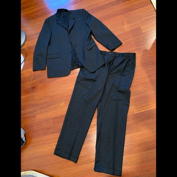 Jones New York Pin stripe mens suit